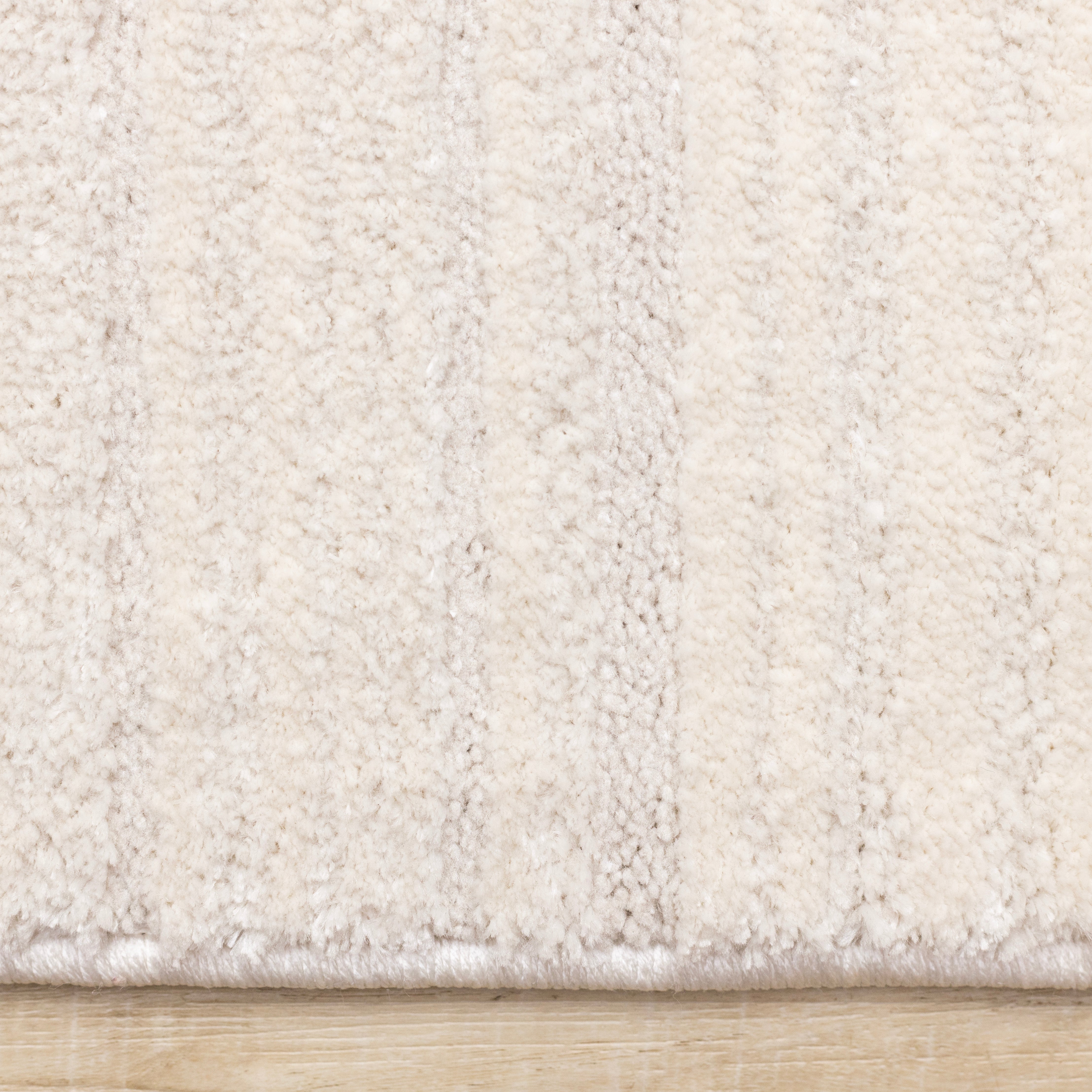 Ellington Beige Subtle Diamond Pattern Rug