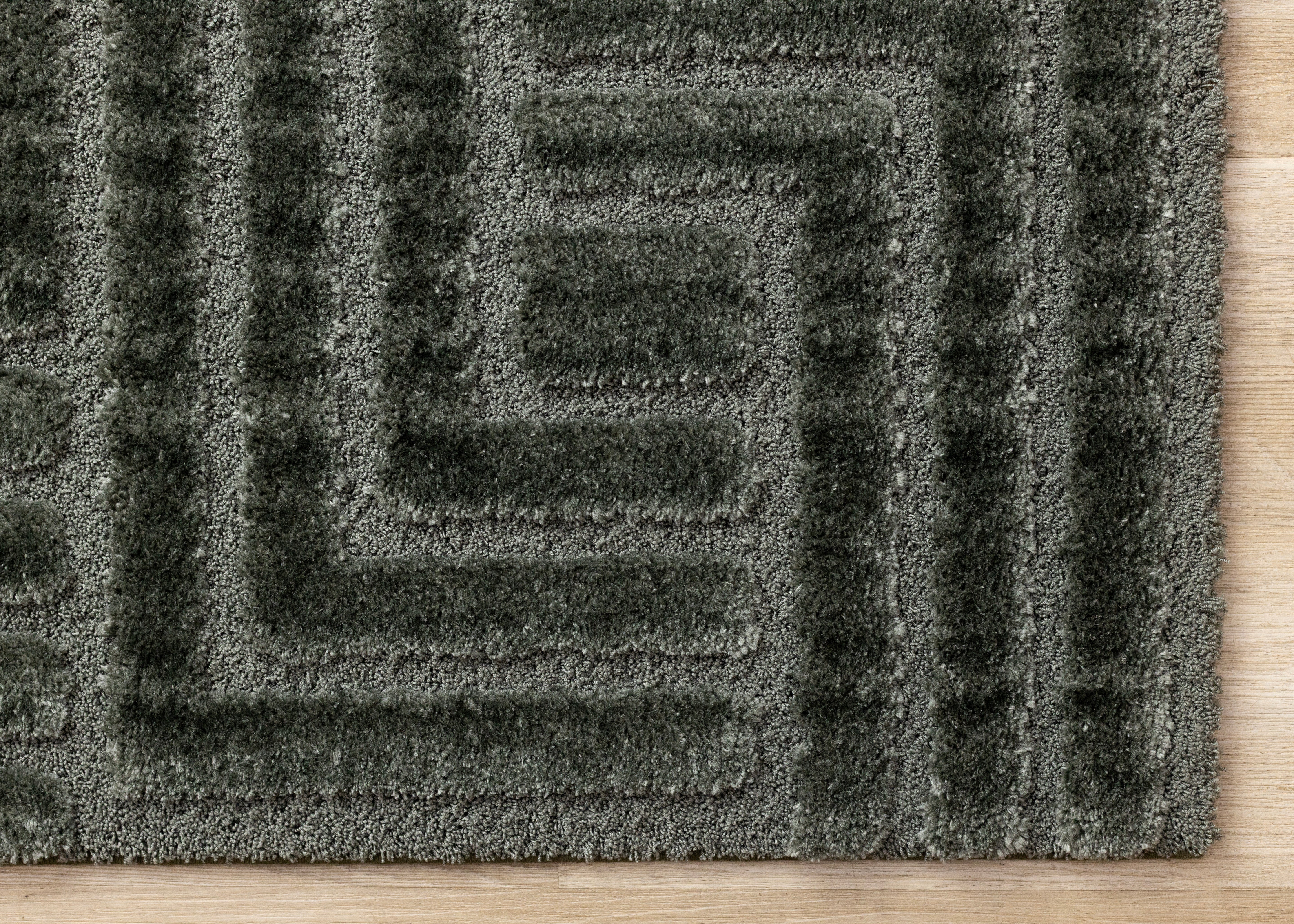 Luxe Green Maze Design Rug