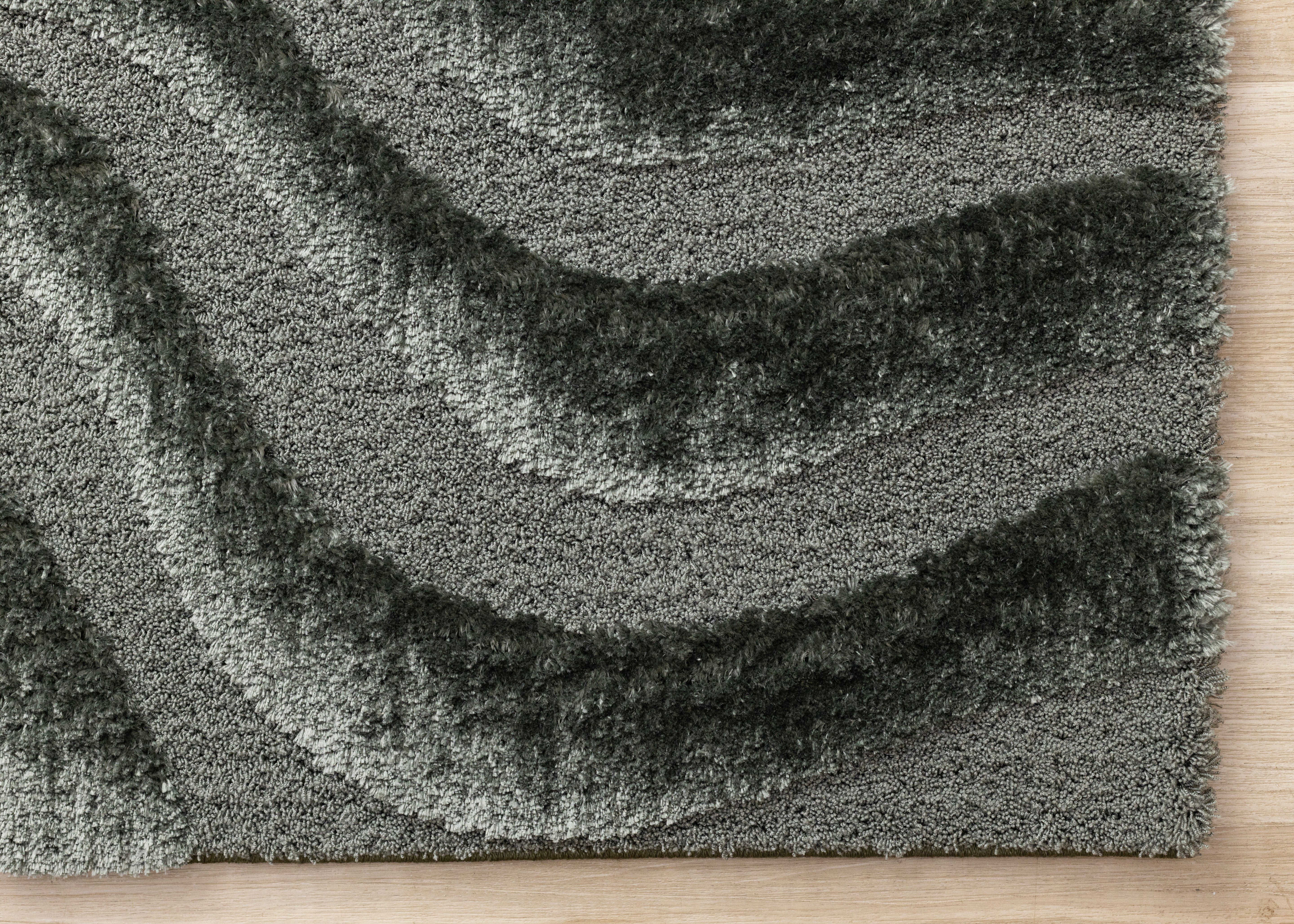 Luxe Green Curvy Lines Rug
