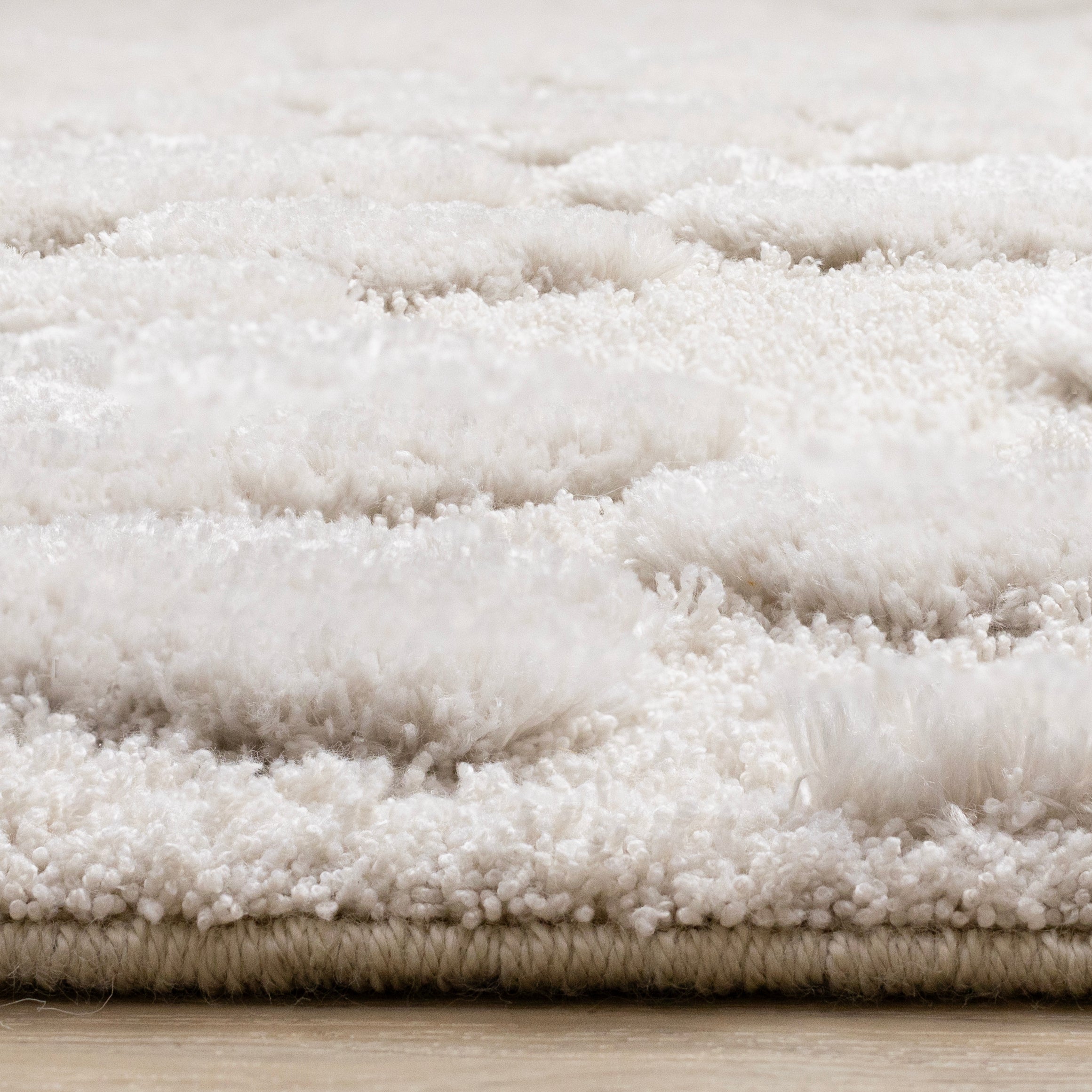 Luxe White Pebbled Design Rug