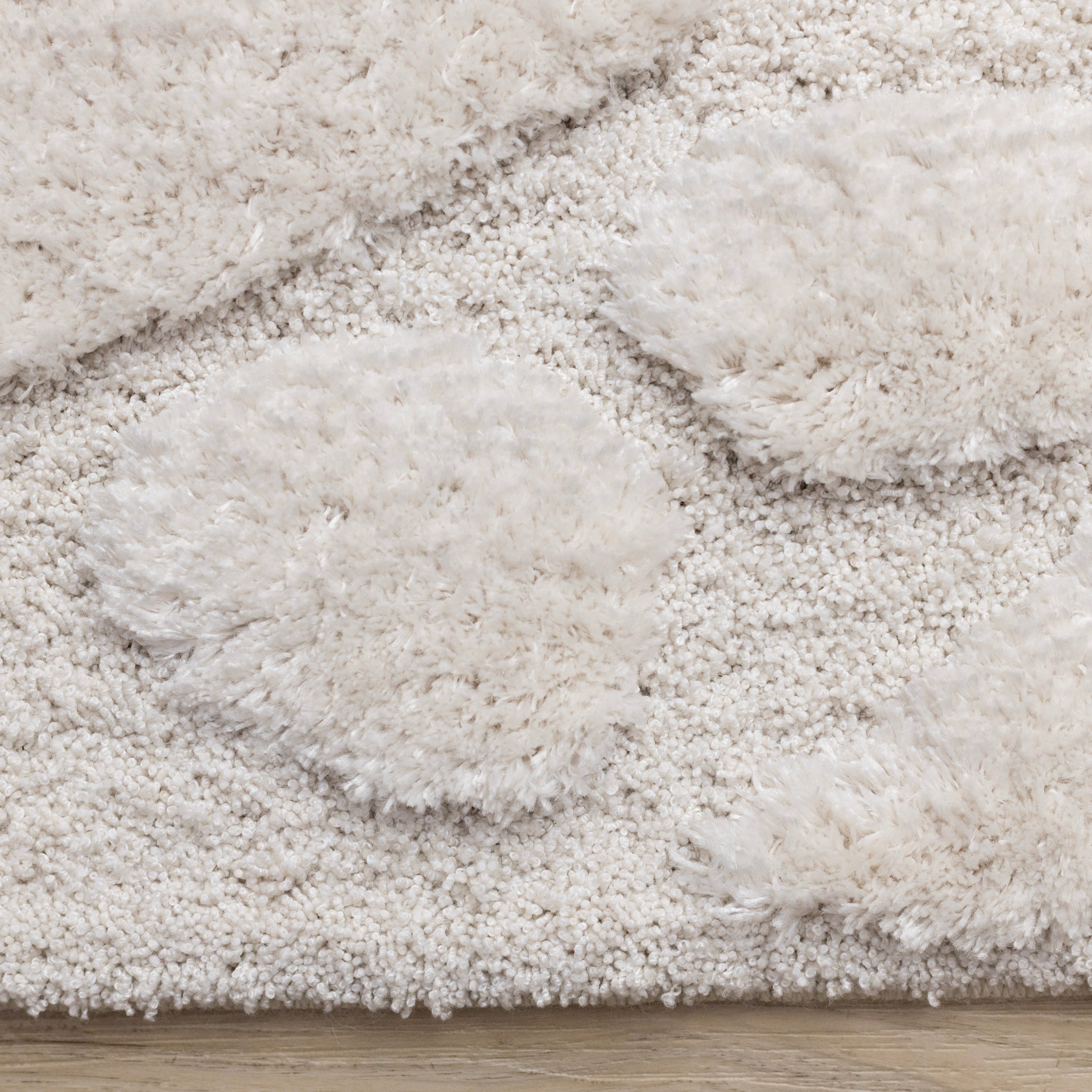 Luxe White Pebbled Design Rug