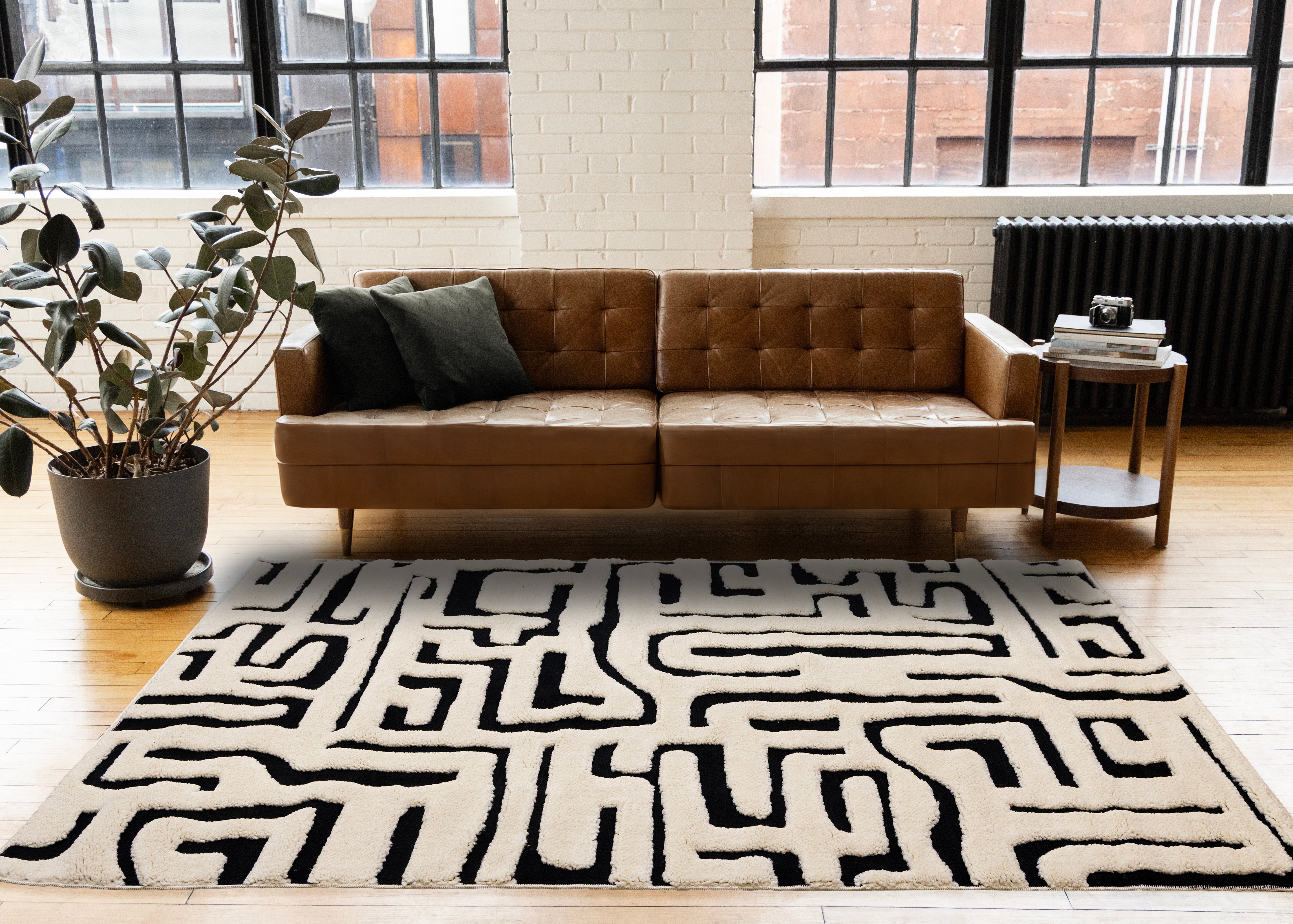 Mareeba White Black Abstract Design Rug