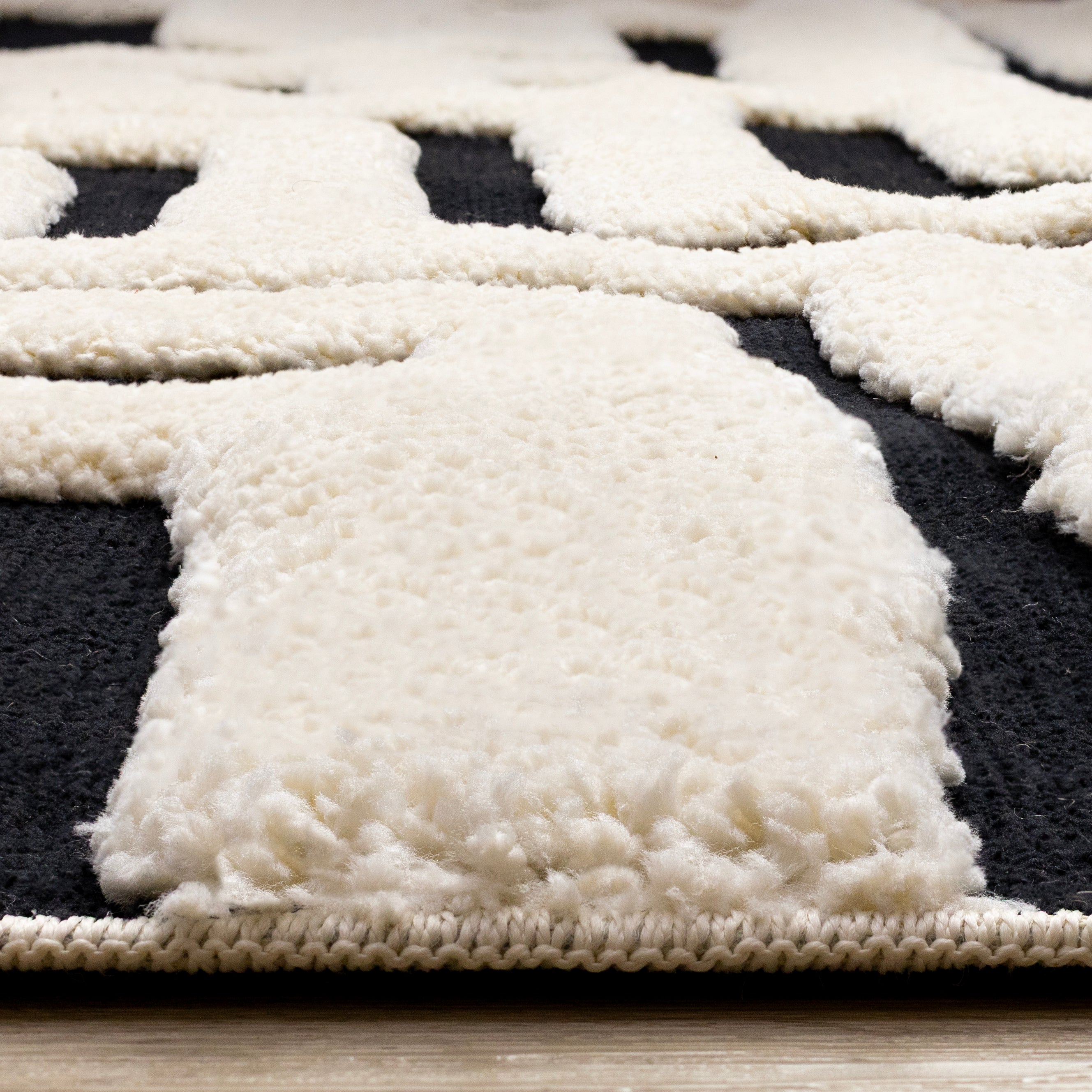 Mareeba White Black Abstract Design Rug