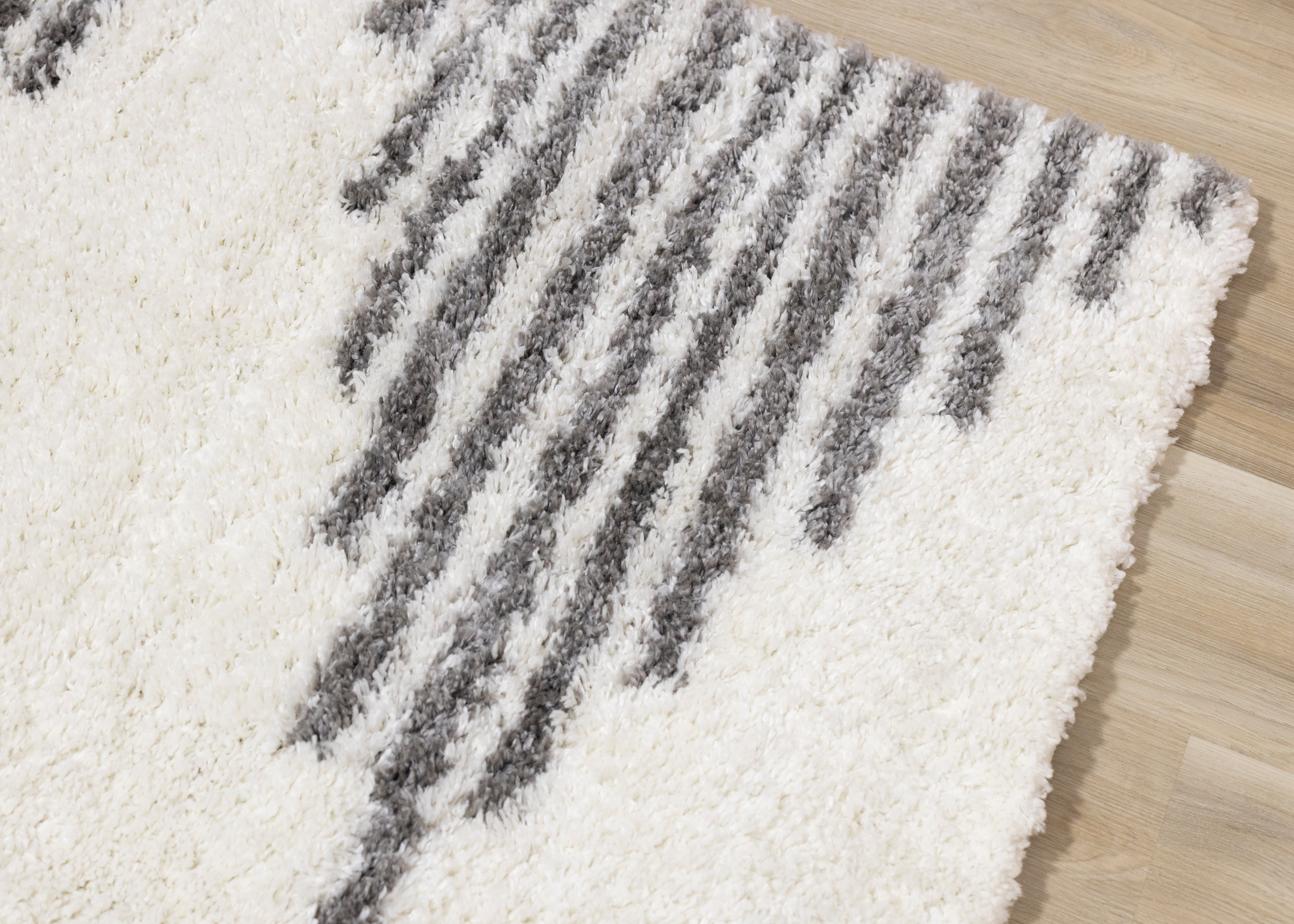 Pascal Cream Grey Inverted Diamond Pattern Rug