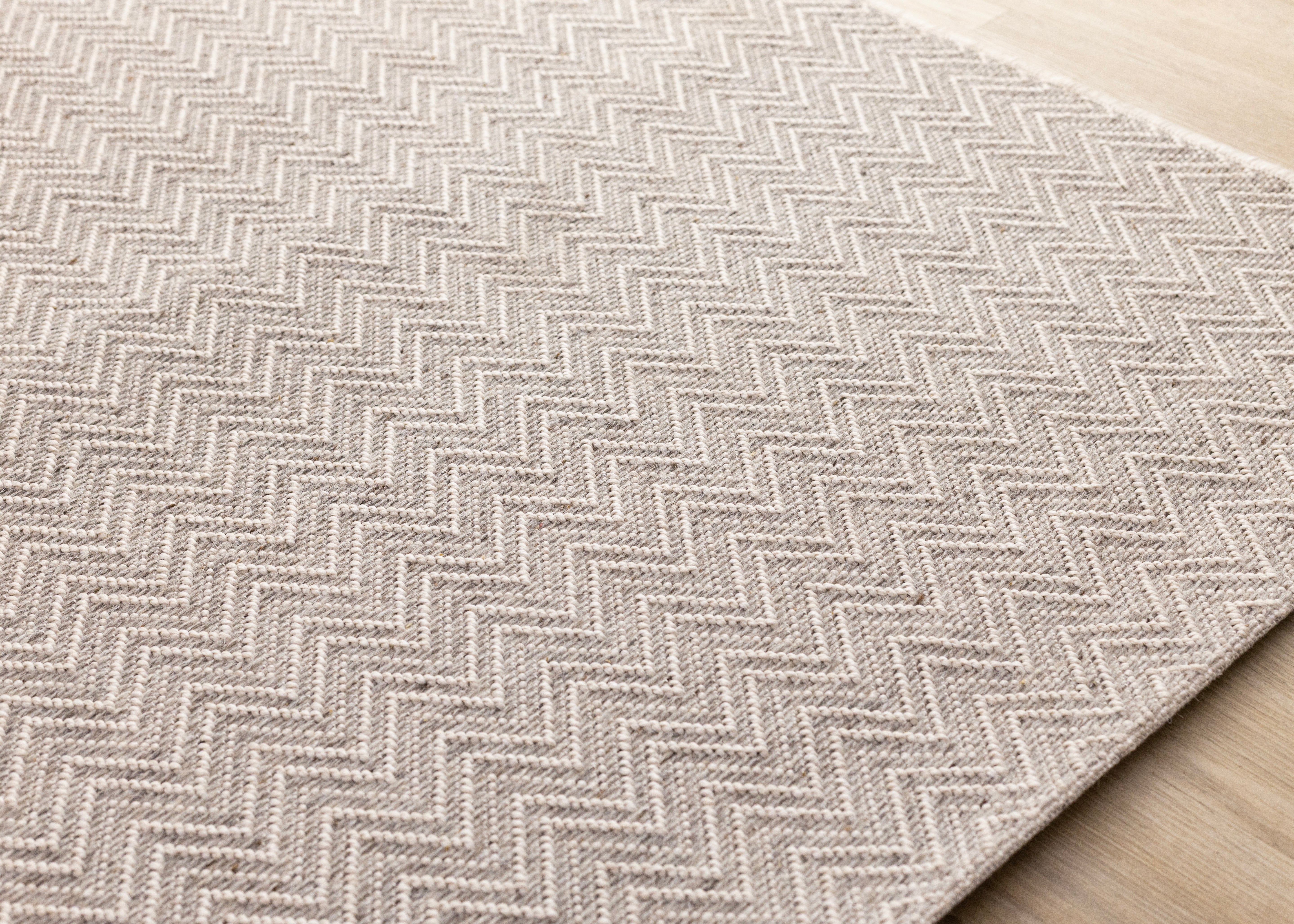 Peak Grey Chevron Design Rug