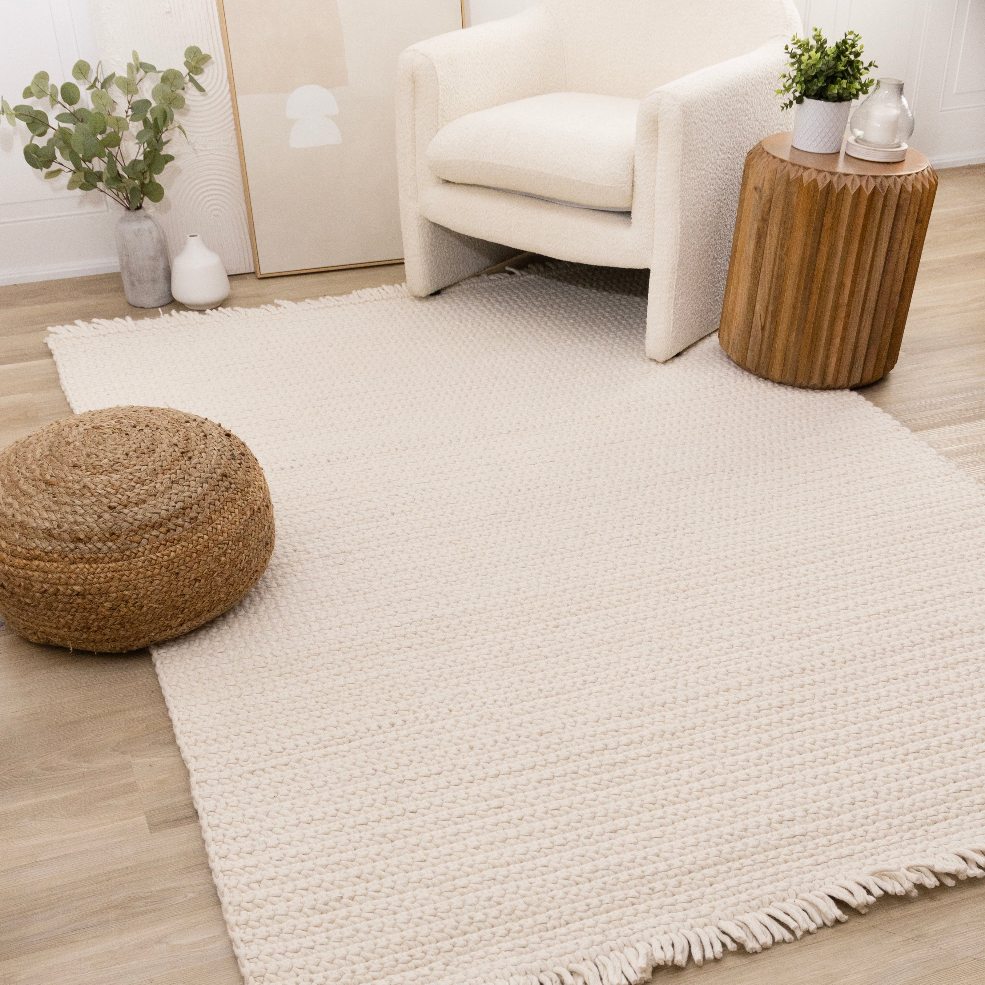 Ripple White Knotted Design