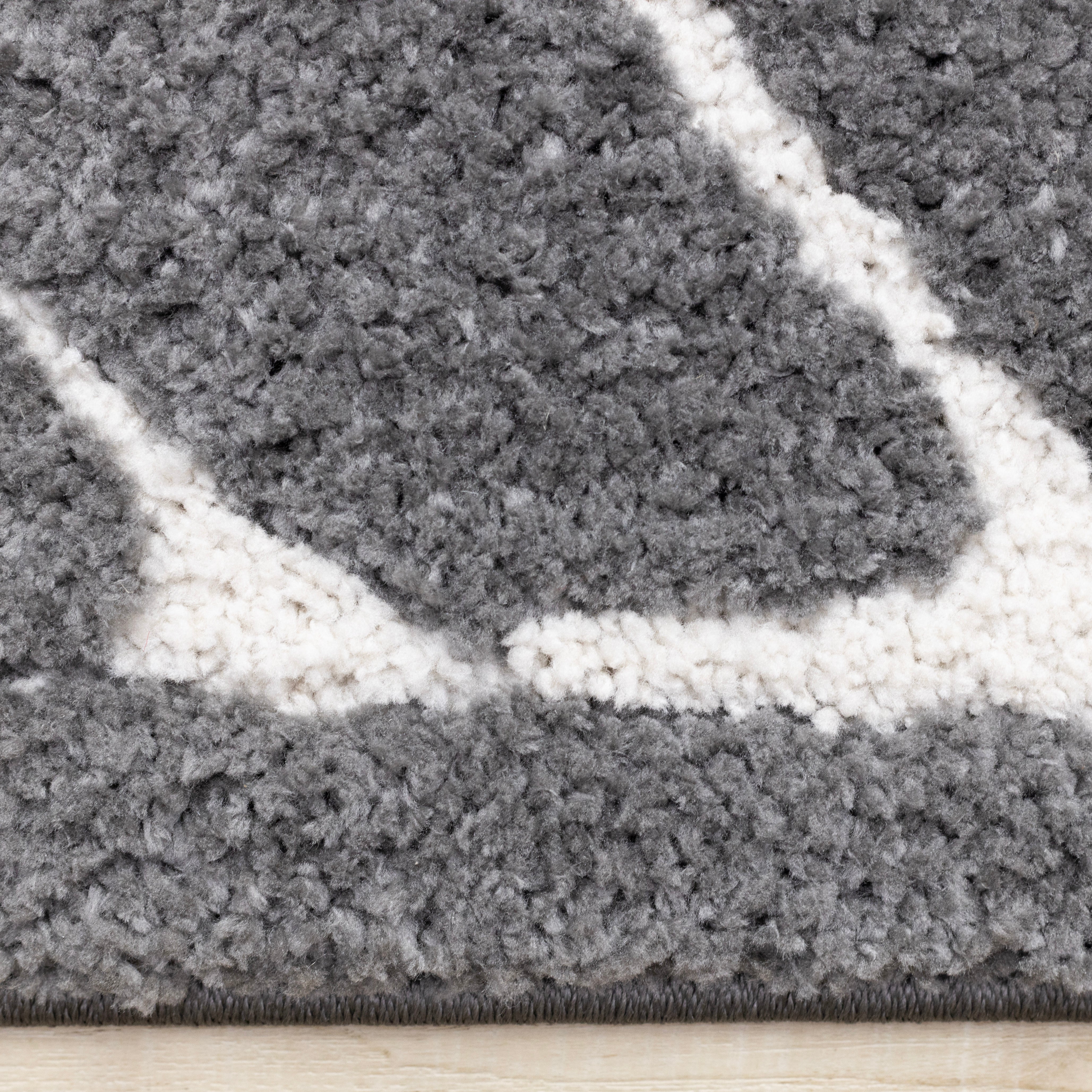 Talia Grey White Broken Lattice Rug