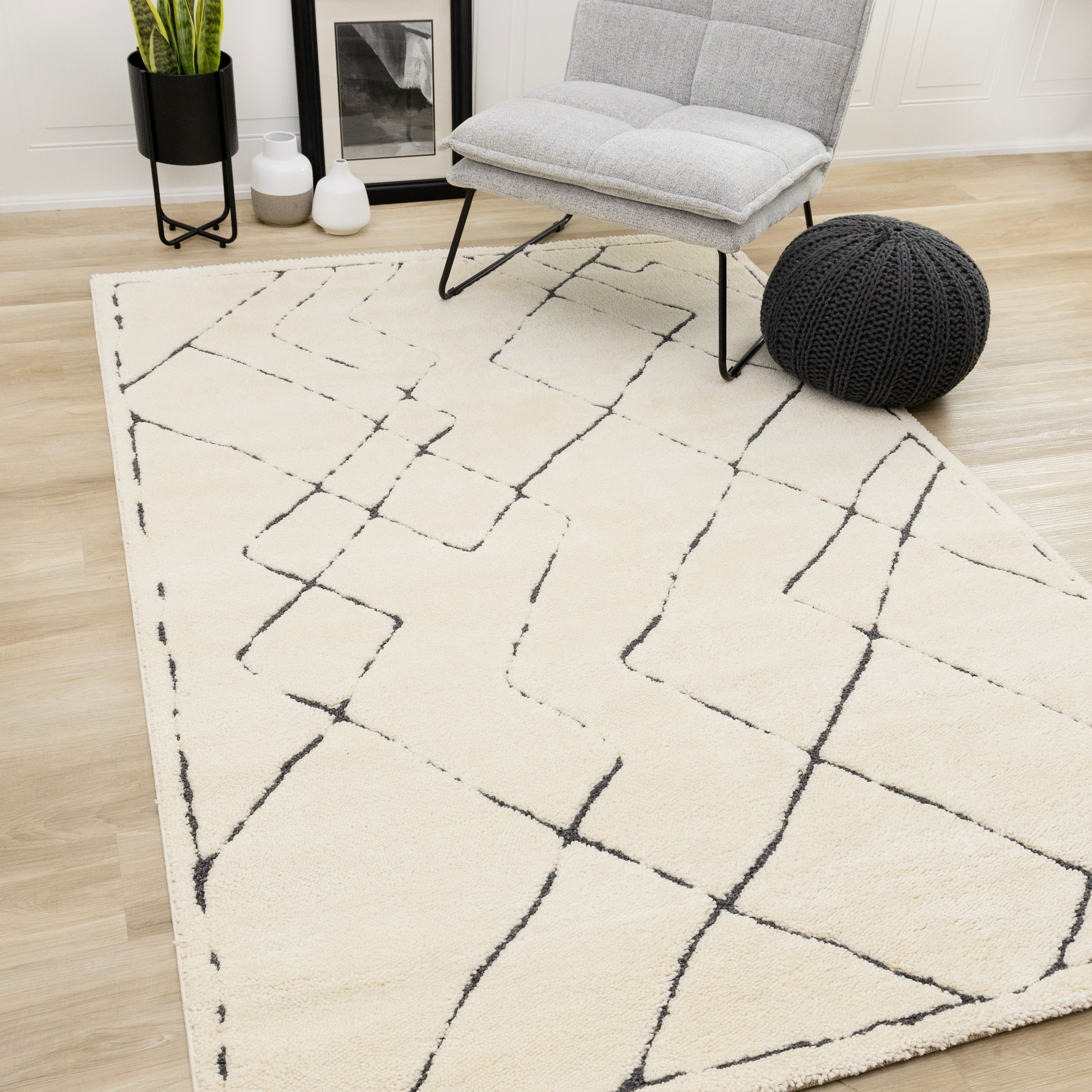 Talia Cream Black Broken Lattice Rug