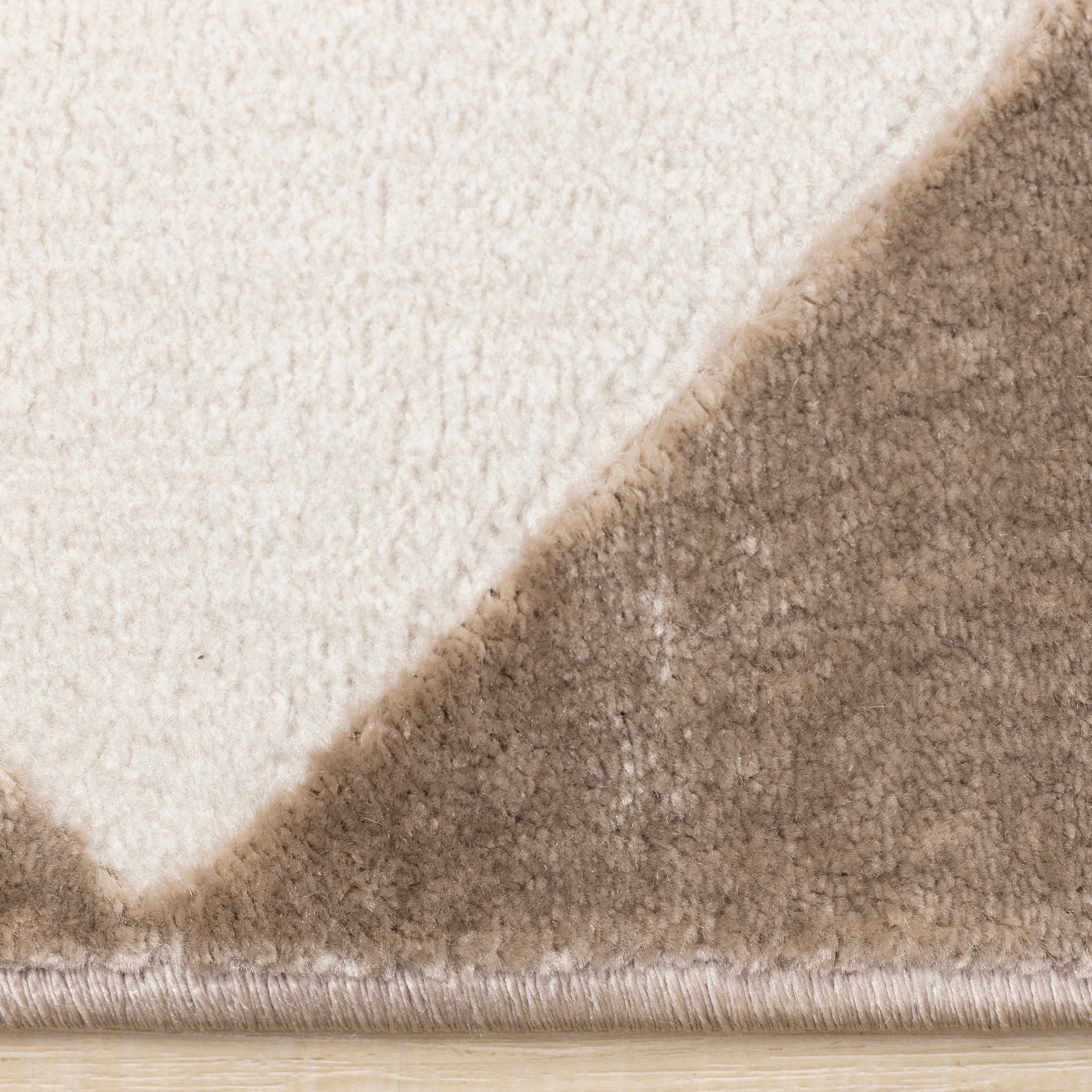Leo Brown Cream Diamond Design Rug