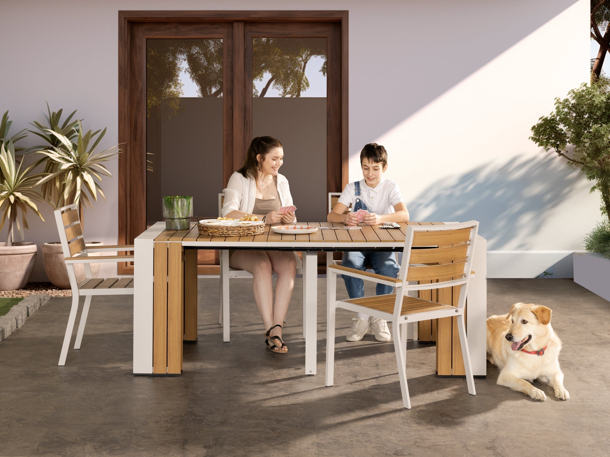 Transformer Outdoor Dining Set – The Family